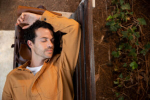 Cómo descansar mejor cuando duermes fuera de casa